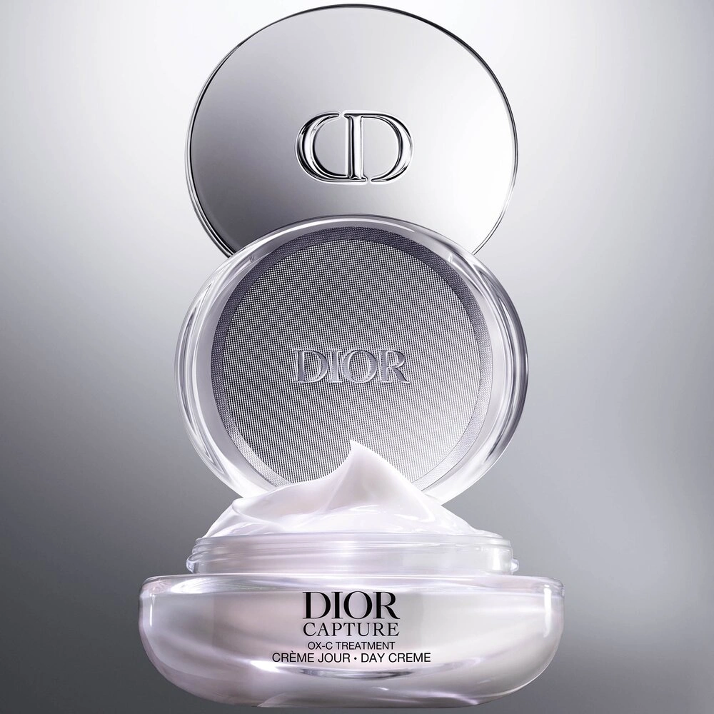 Крем для лица и шеи дневной омолаживающий Dior Capture Day Creme купить в VISAGEHALL